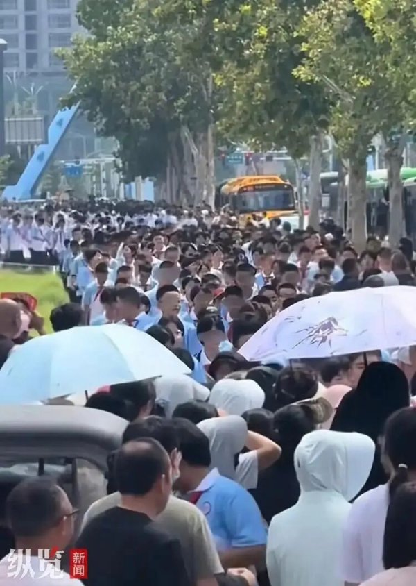 万银鼎信 山东一中学初一有94个班引热议，当地教体局：正新建、扩容校区缓解压力