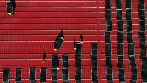 鸿运配资 深度｜电价下滑、电量难保，新能源投资如何“转舵”